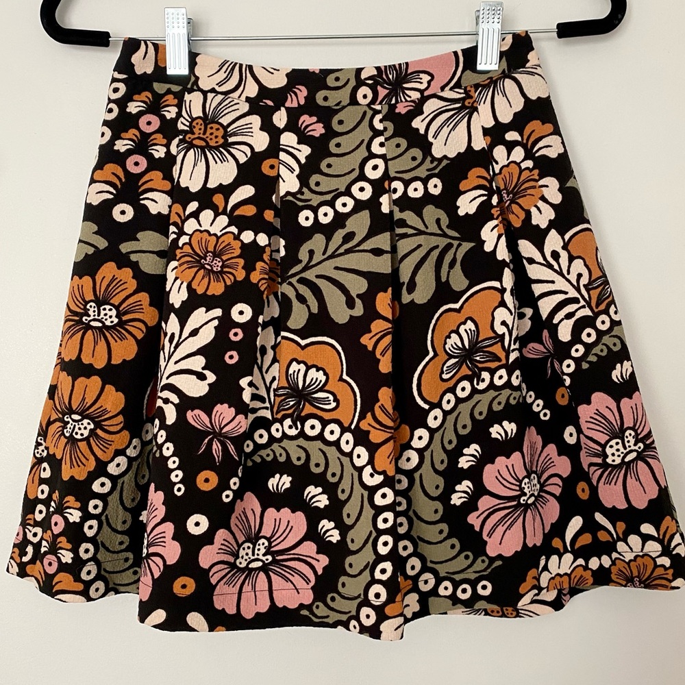 H&M Pleated Mini Skirt with Pockets